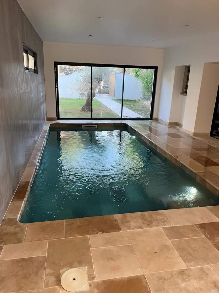 Gîte de vacances avec oiscine intérieure Mondragon