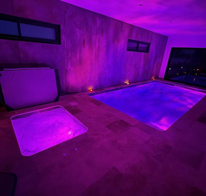 Gîte avec piscine intérieur Mondragon